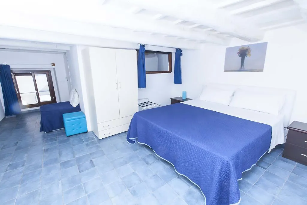 B&B Del Massimo Palermo 3*,  Włochy